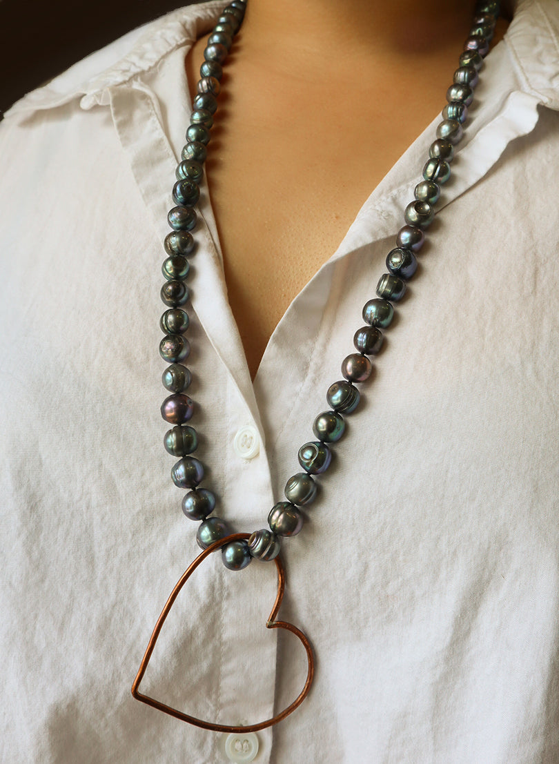 Iridescent Pearl Heart - Necklace