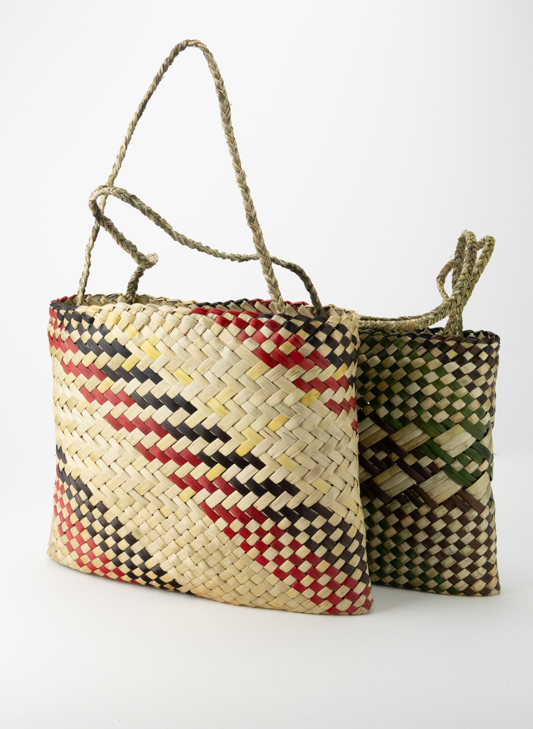 Kete - Black/Reds/Natural
