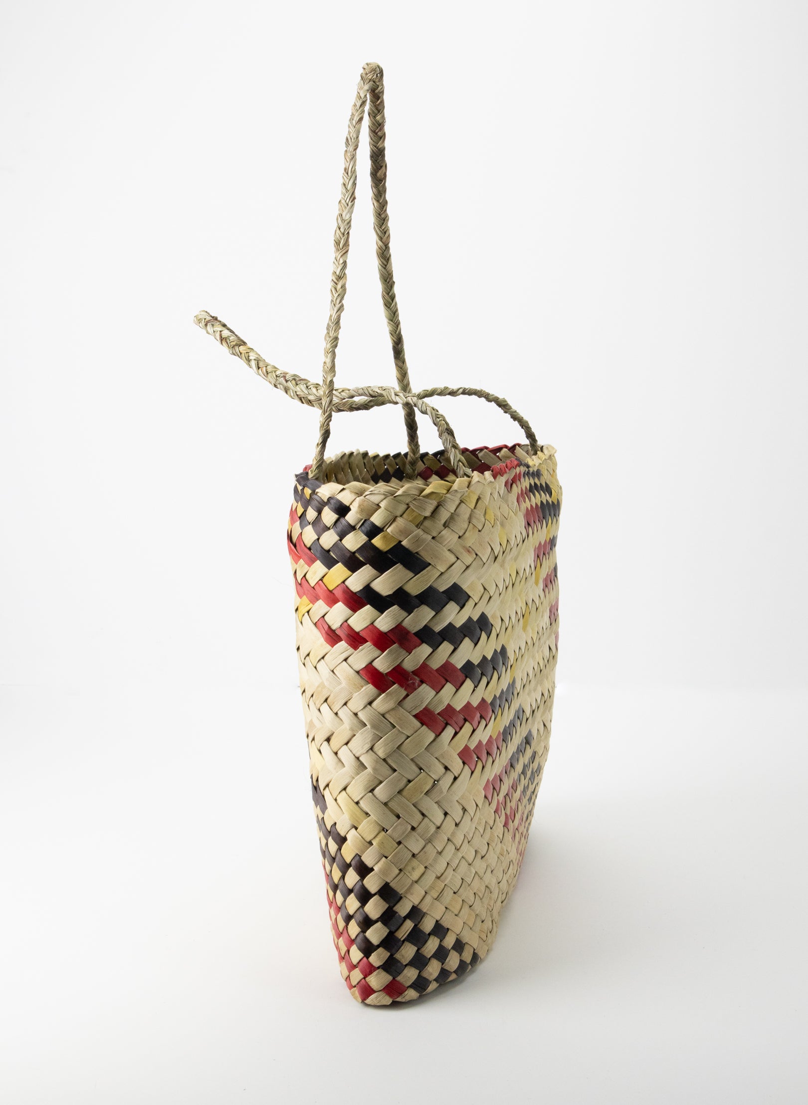 Kete - Black/Reds/Natural