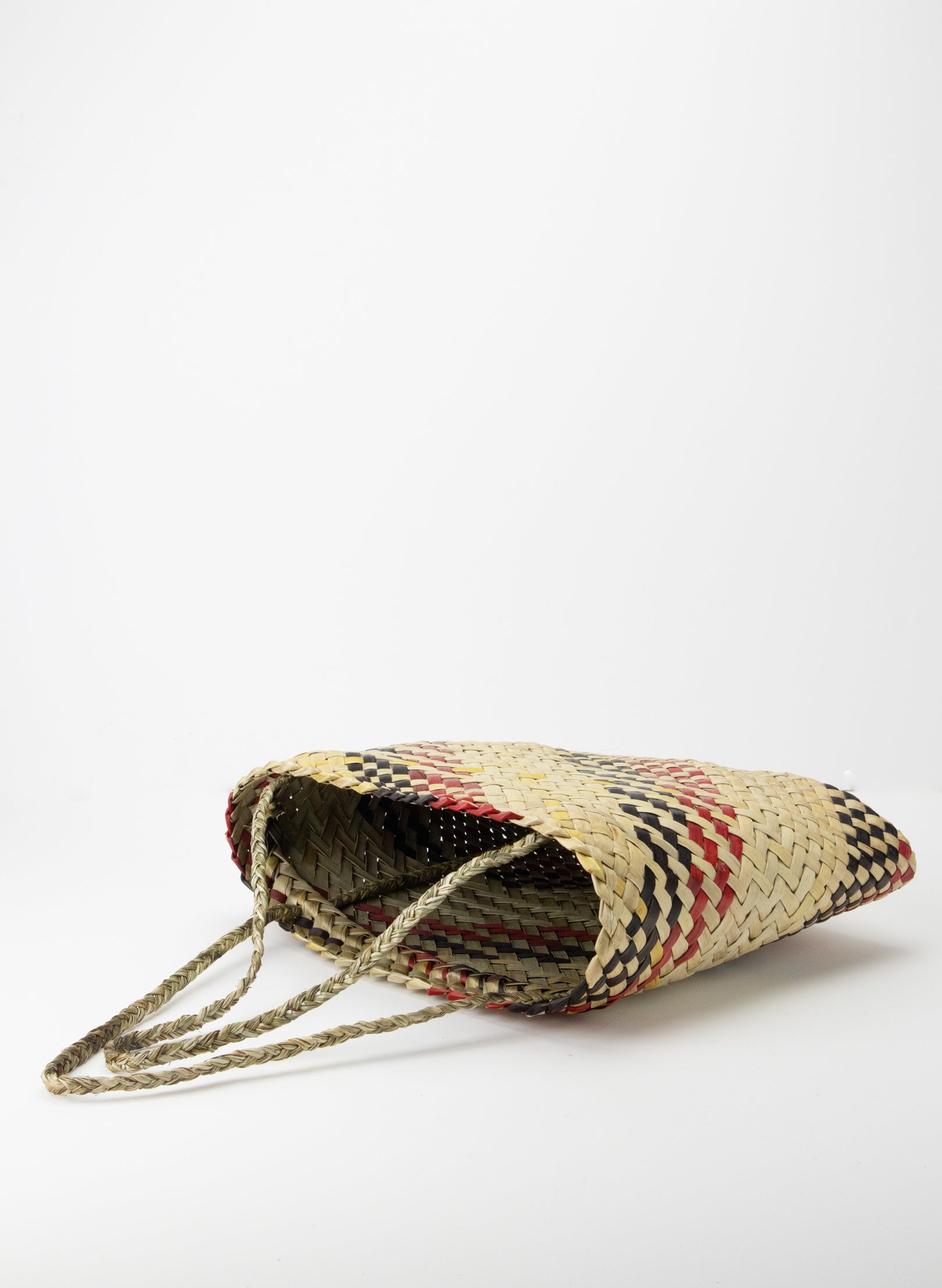 Kete - Black/Reds/Natural