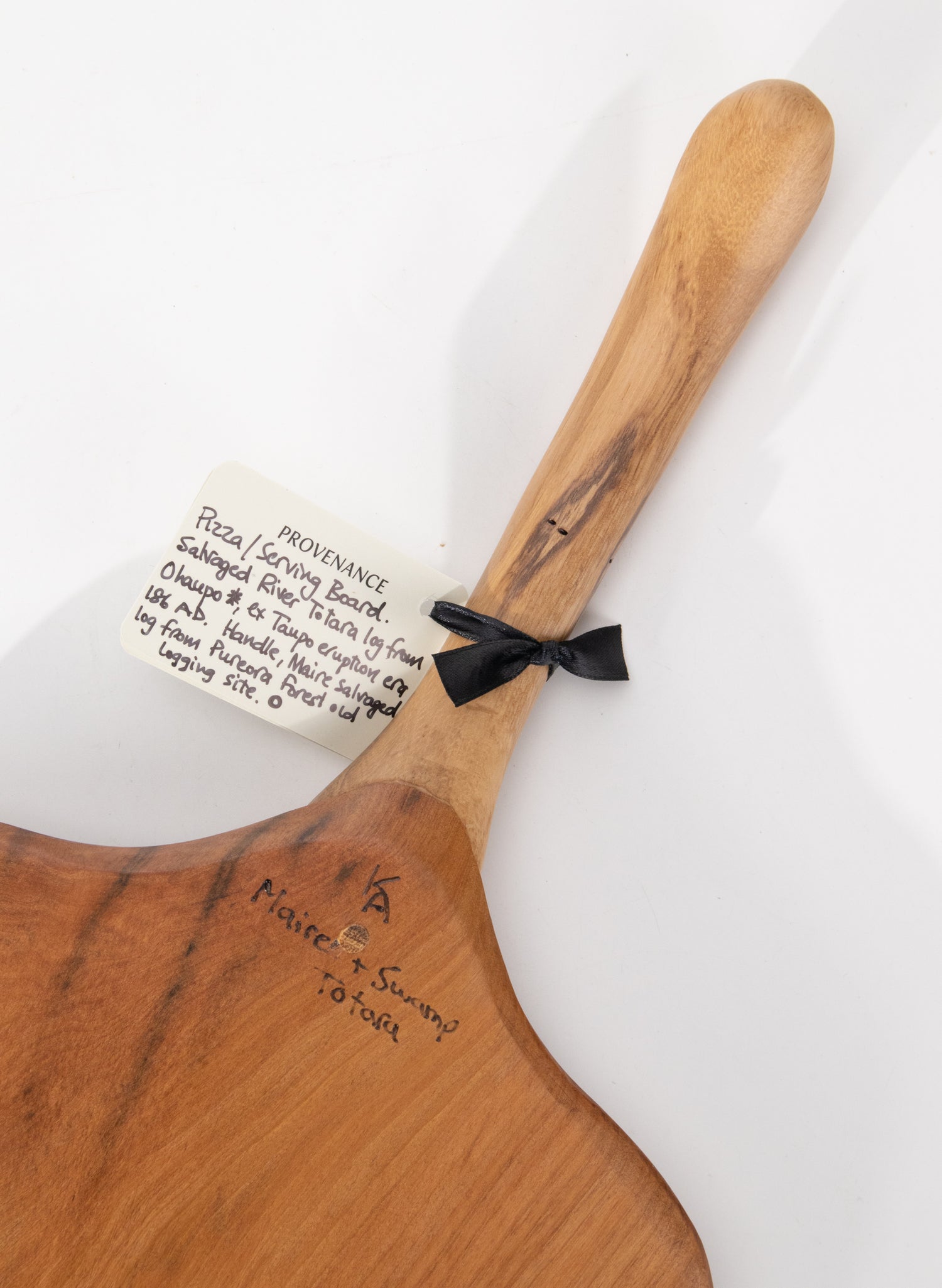 Totara Pizza Serving Board