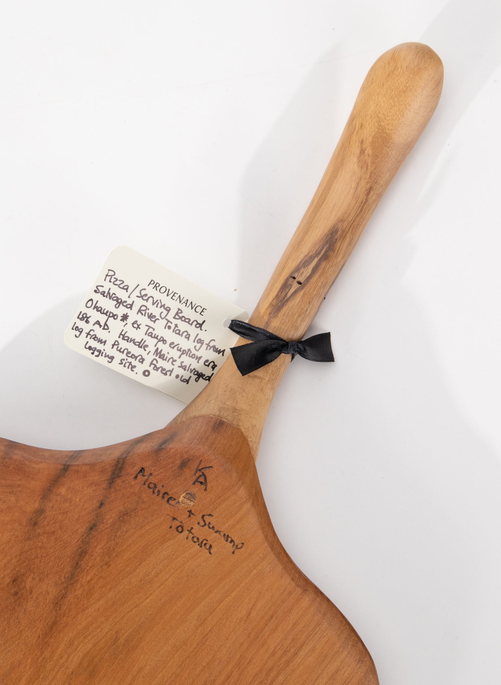 Totara Pizza Serving Board