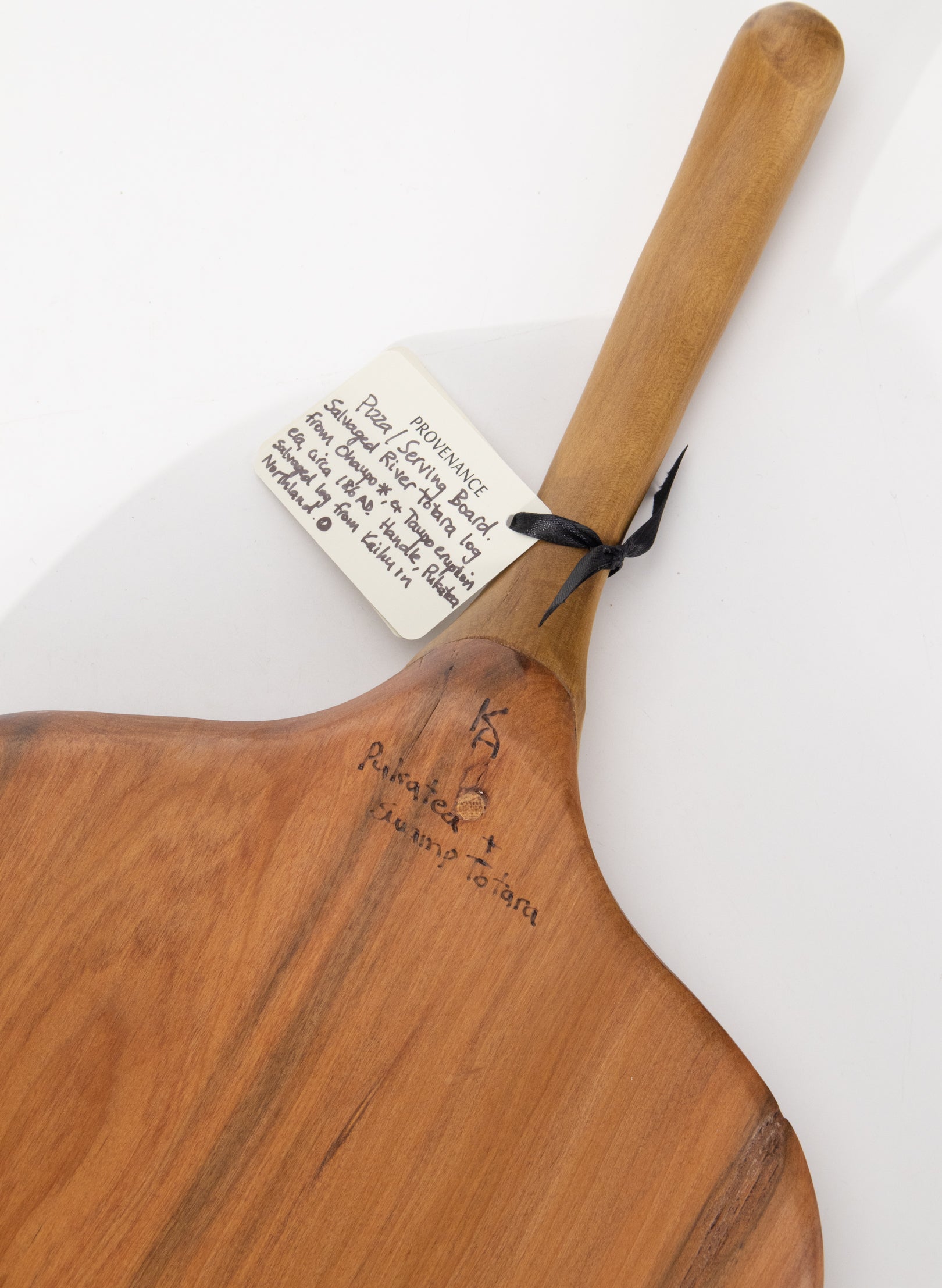 Totara Pizza Serving Board