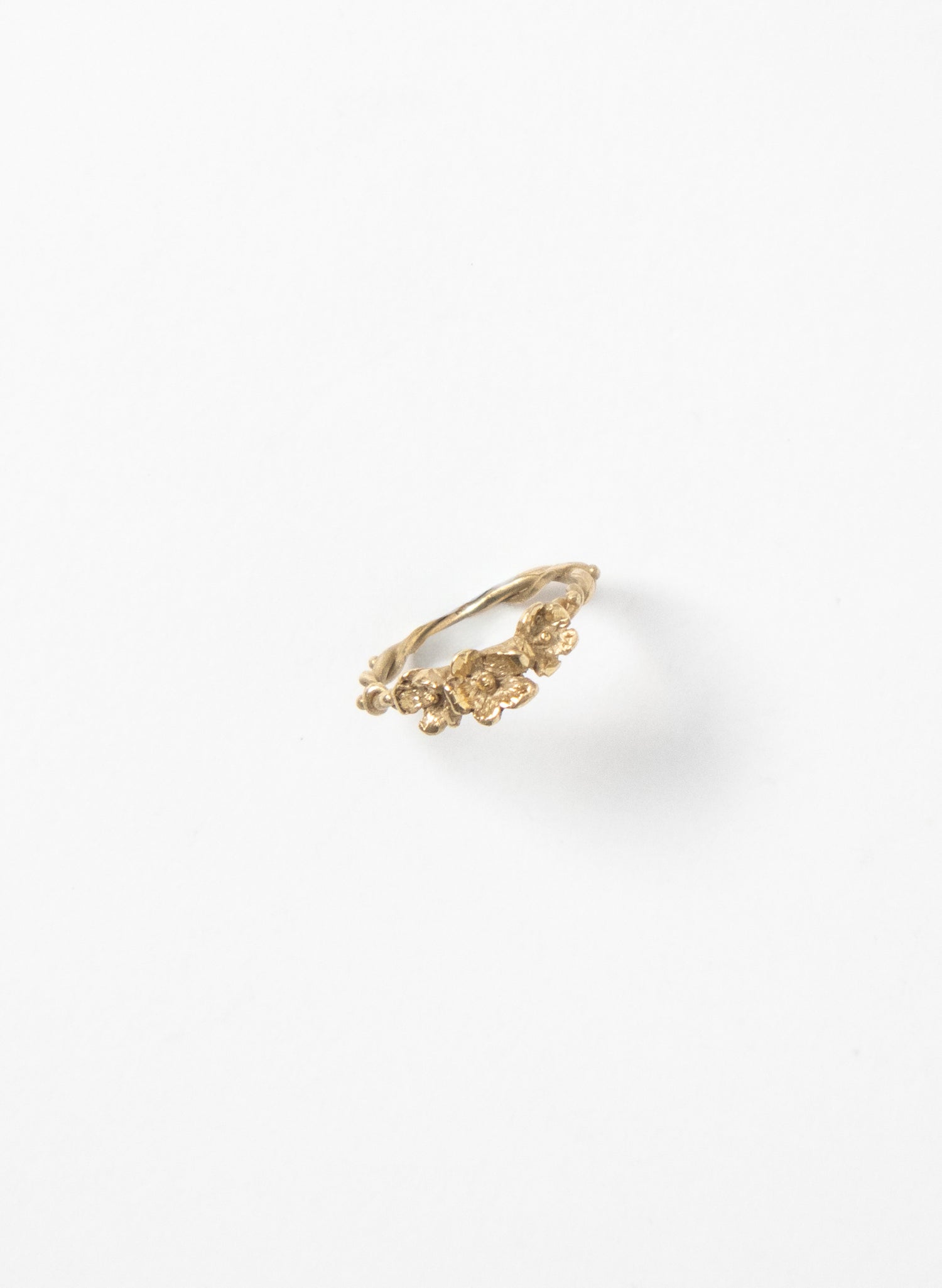 9 ct yellow gold - Enchanted Vine Trail Ring