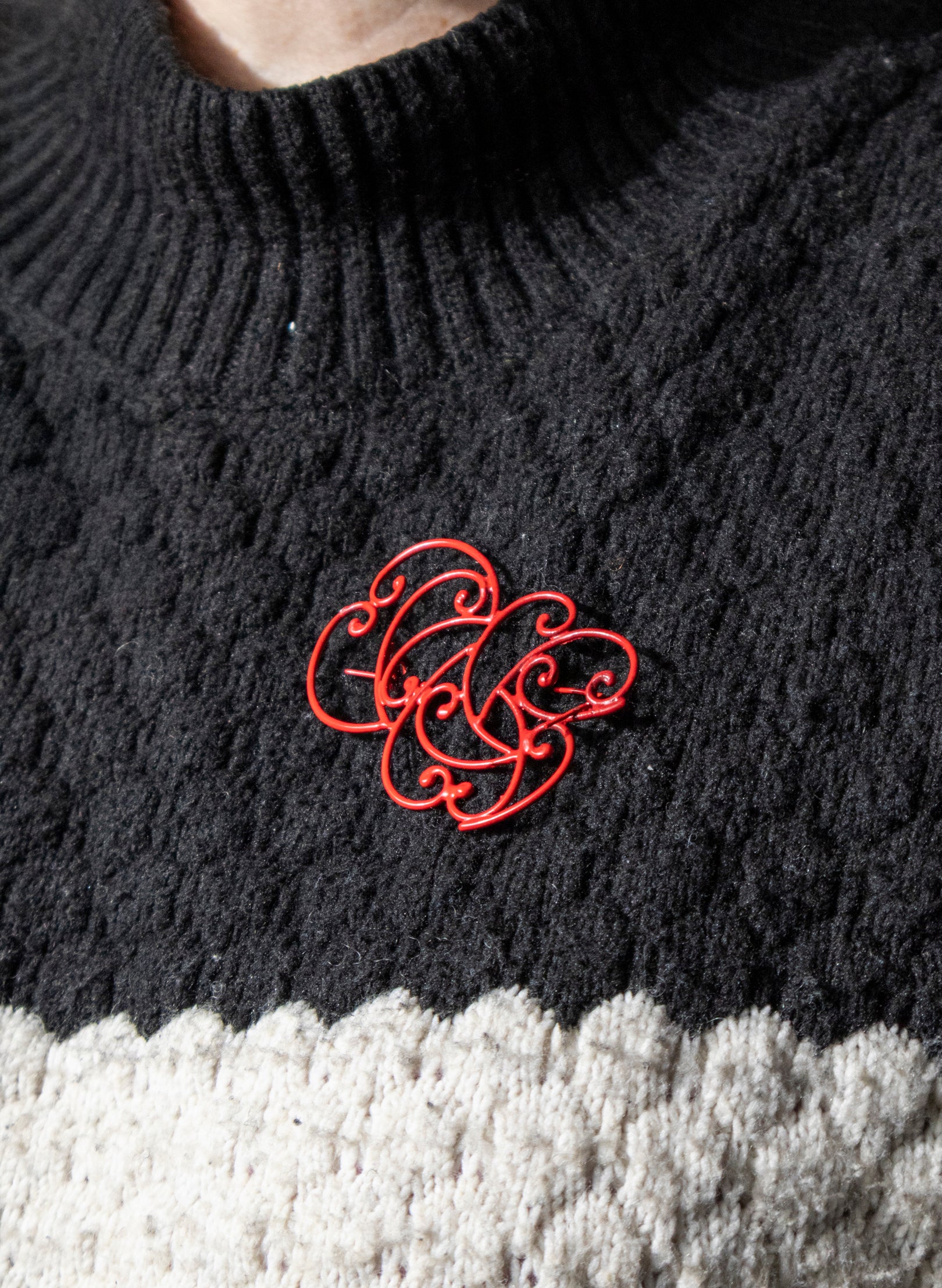 Koru Brooch Bronze/Red