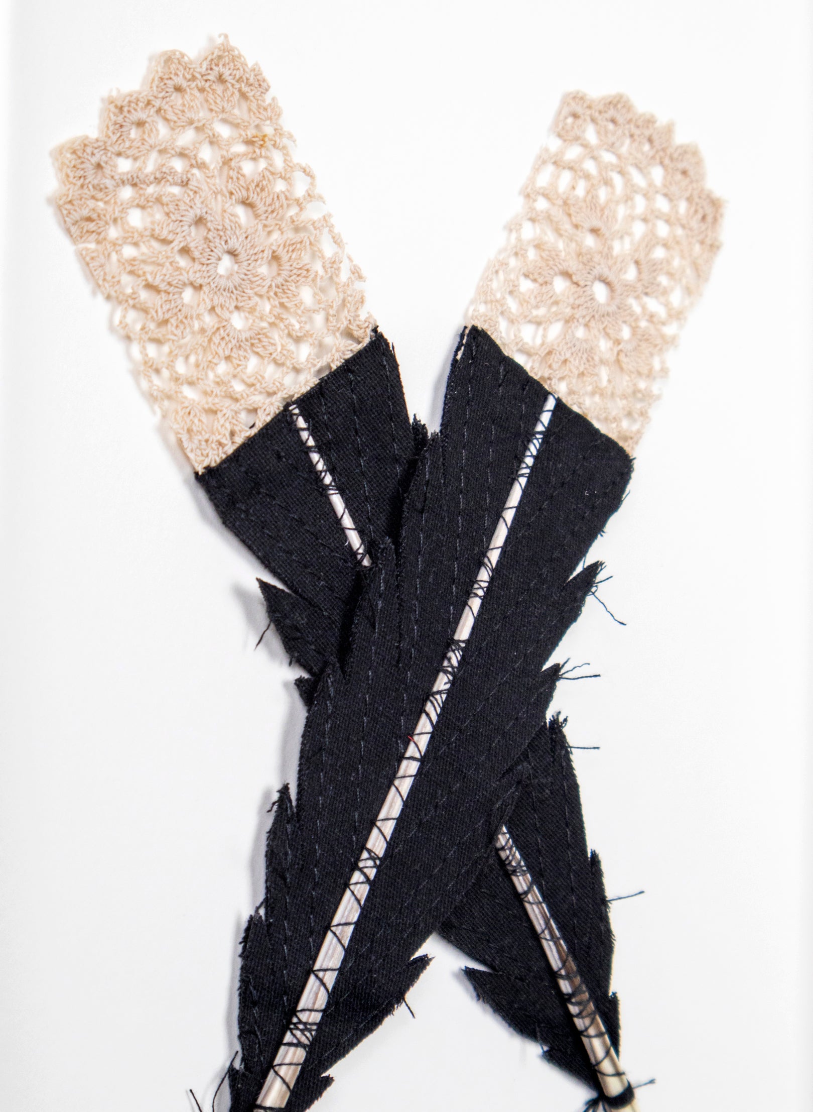 Single X Huia Feathers