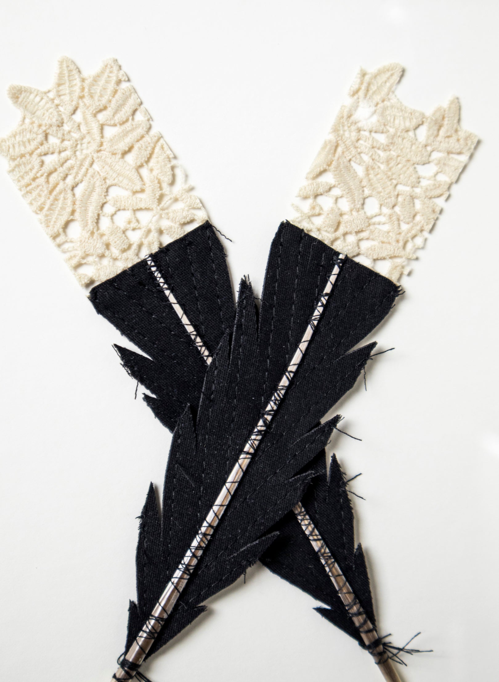 Single X Huia Feathers