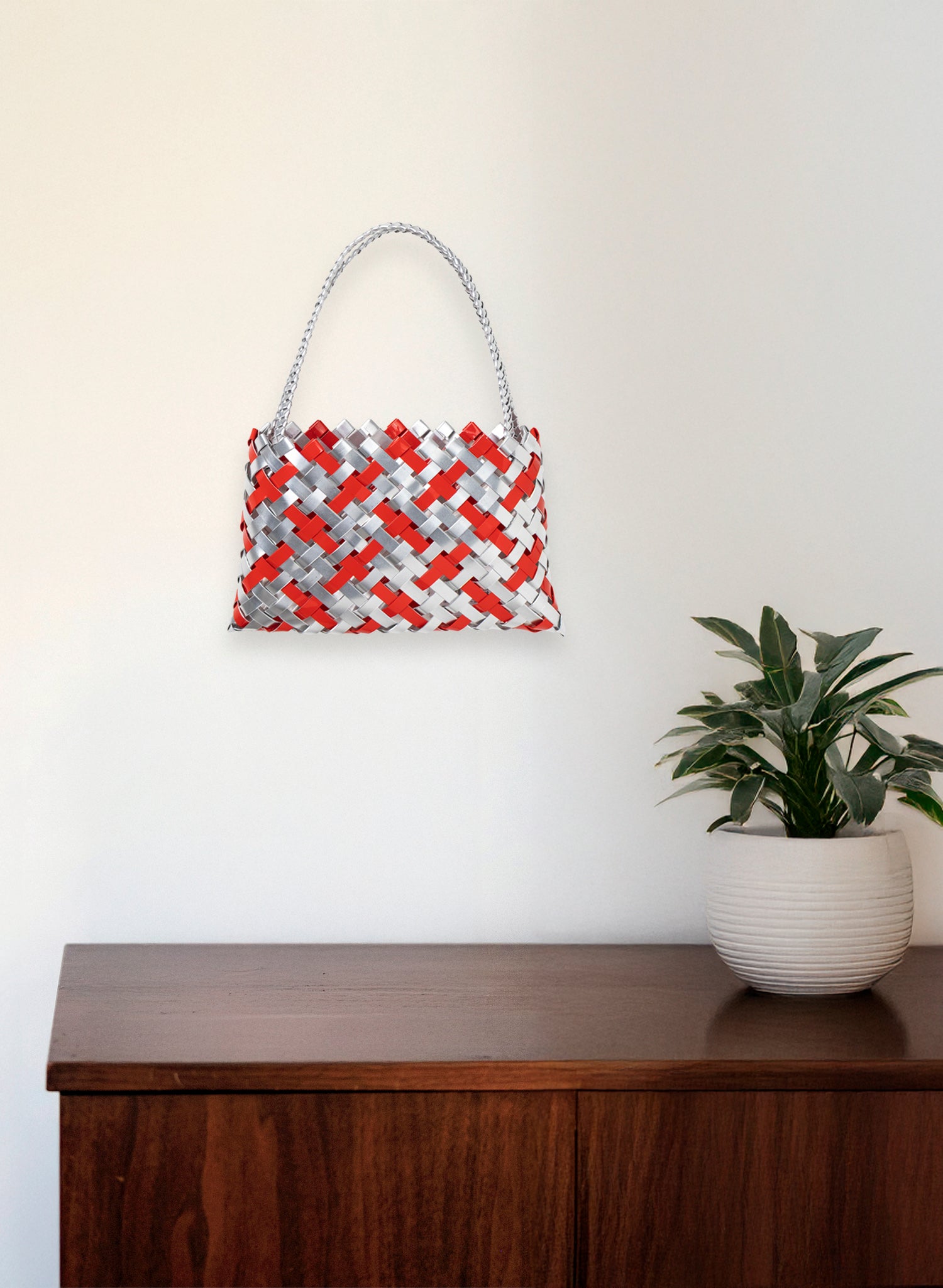 Red and Silver Aluminium Kete (12 End)