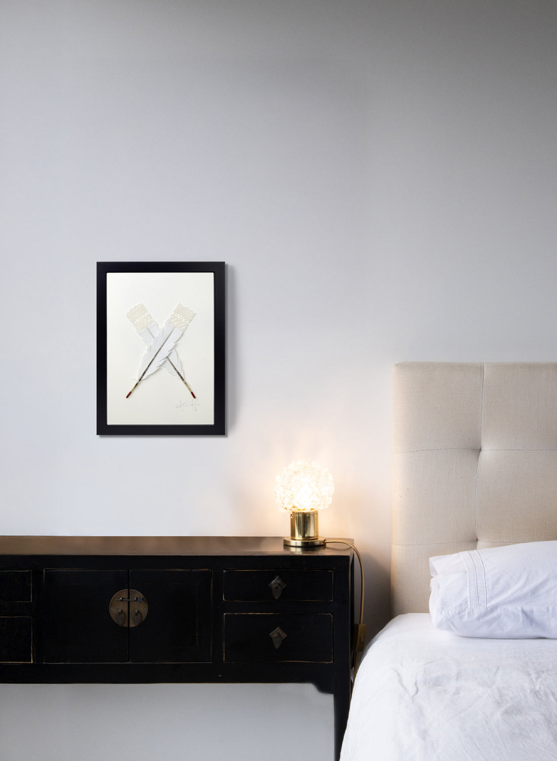 Single X Huia Feather Framed