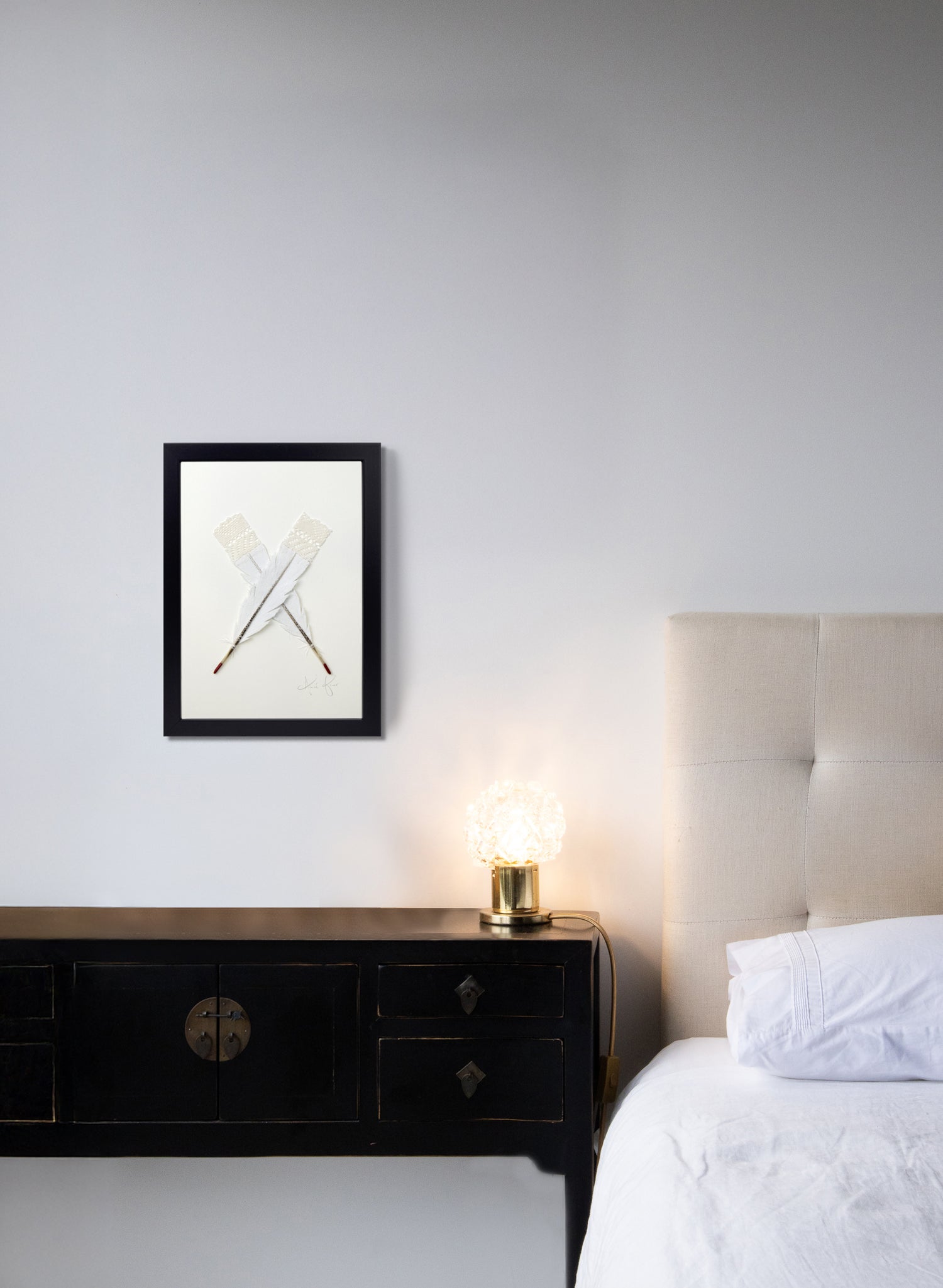 Single X Huia Feather Framed