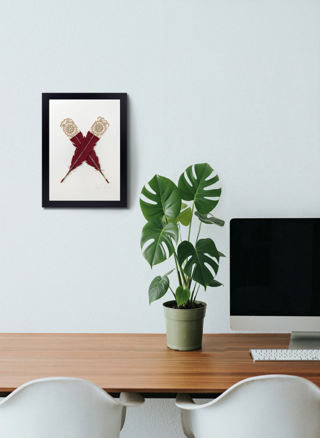 Single X Huia Feather Framed