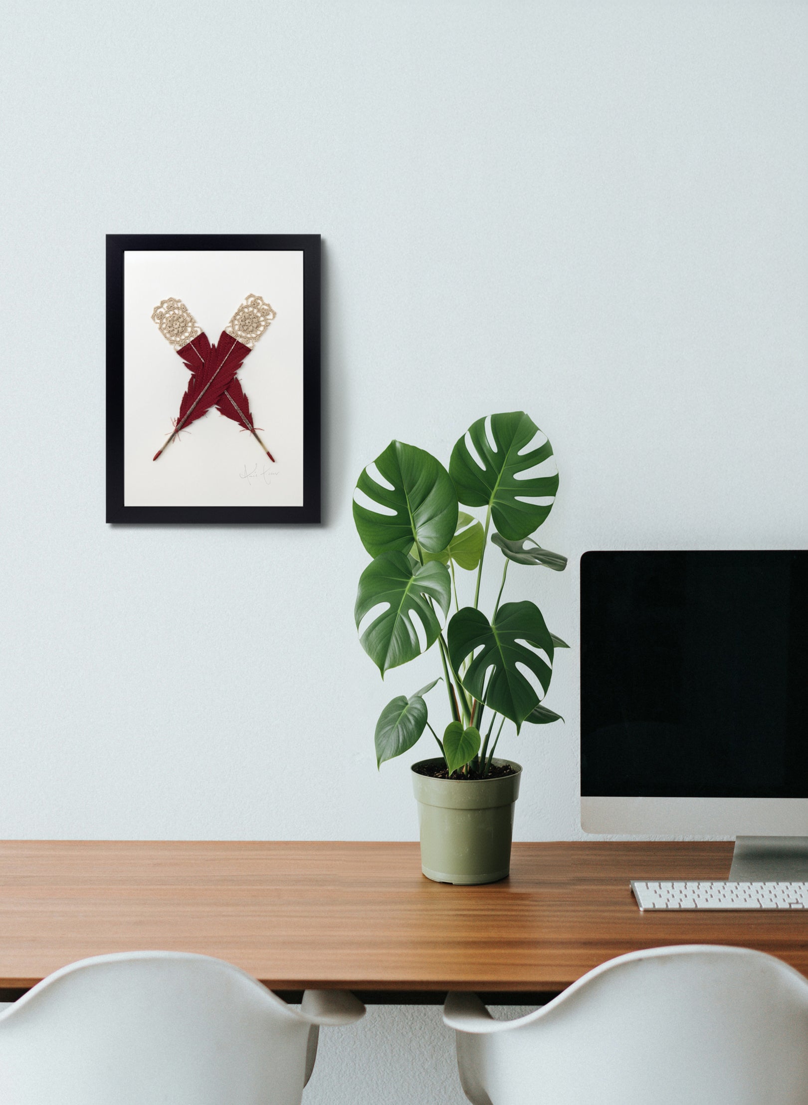 Single X Huia Feather Framed
