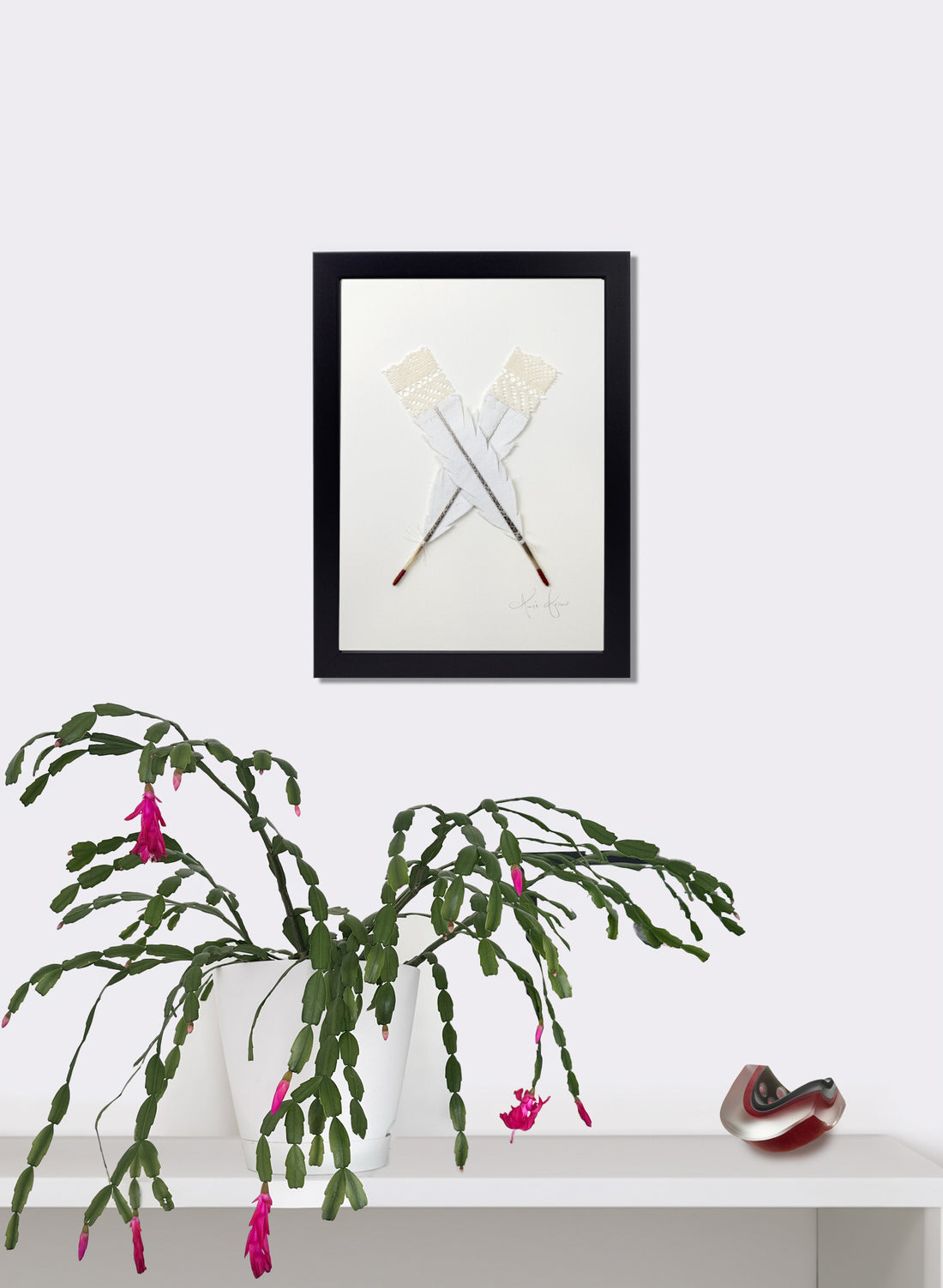 Single X Huia Feather Framed