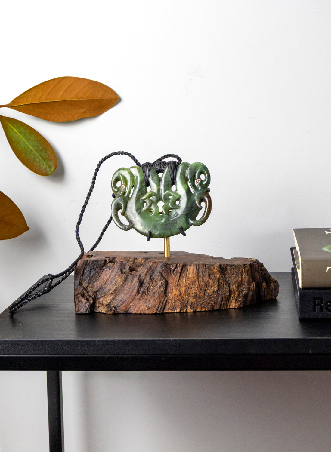 Pounamu Peka Peka on Stand