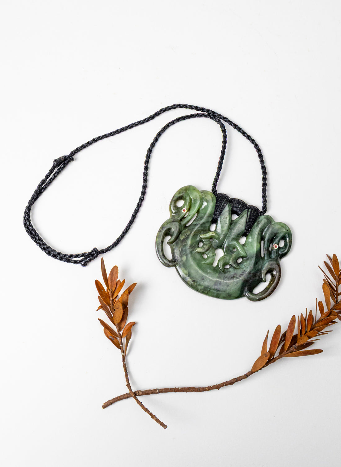 Pounamu Peka Peka on Stand