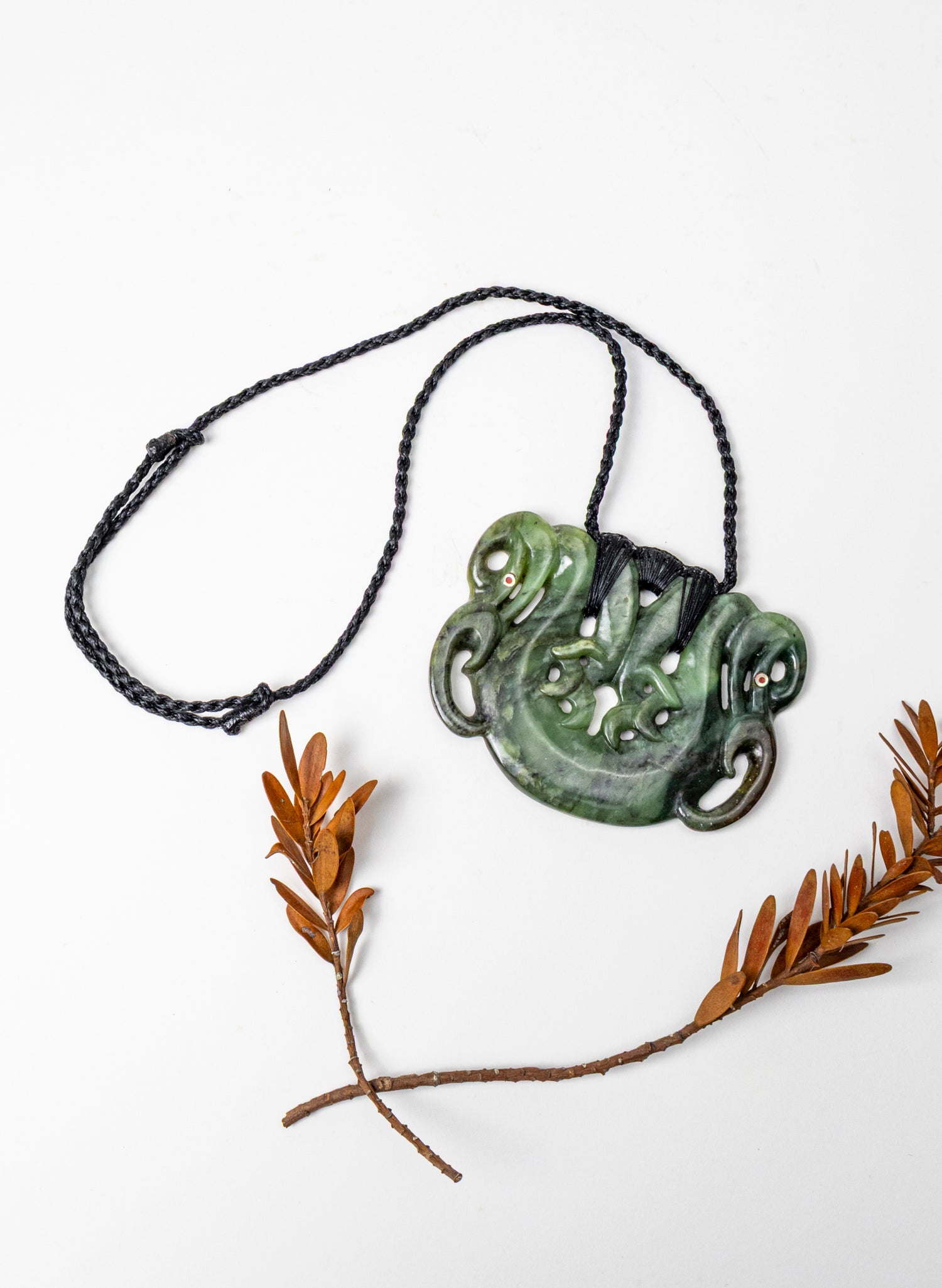 Pounamu Peka Peka on Stand