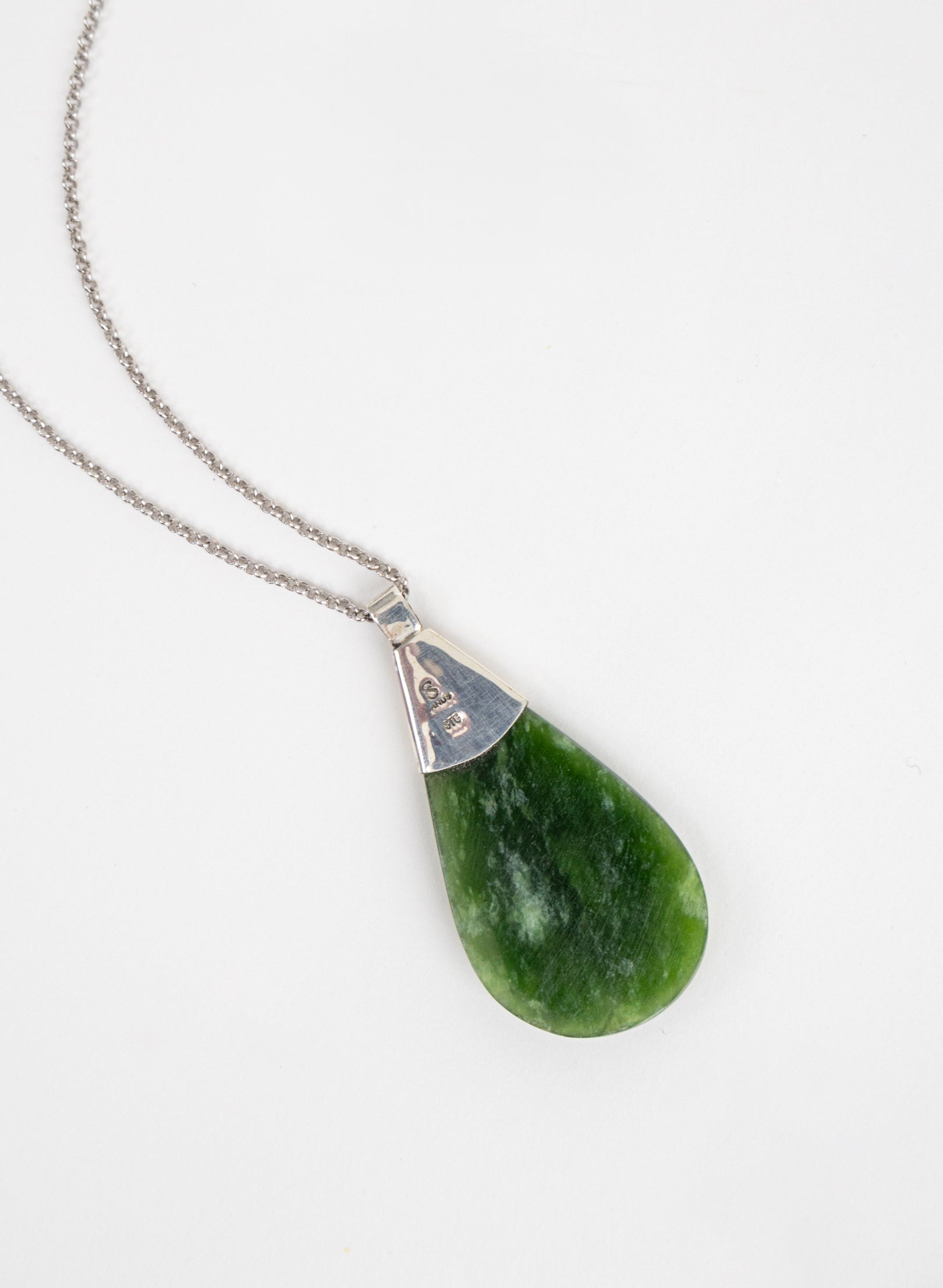 Pounamu Pendant with Silver Fastening and Chain