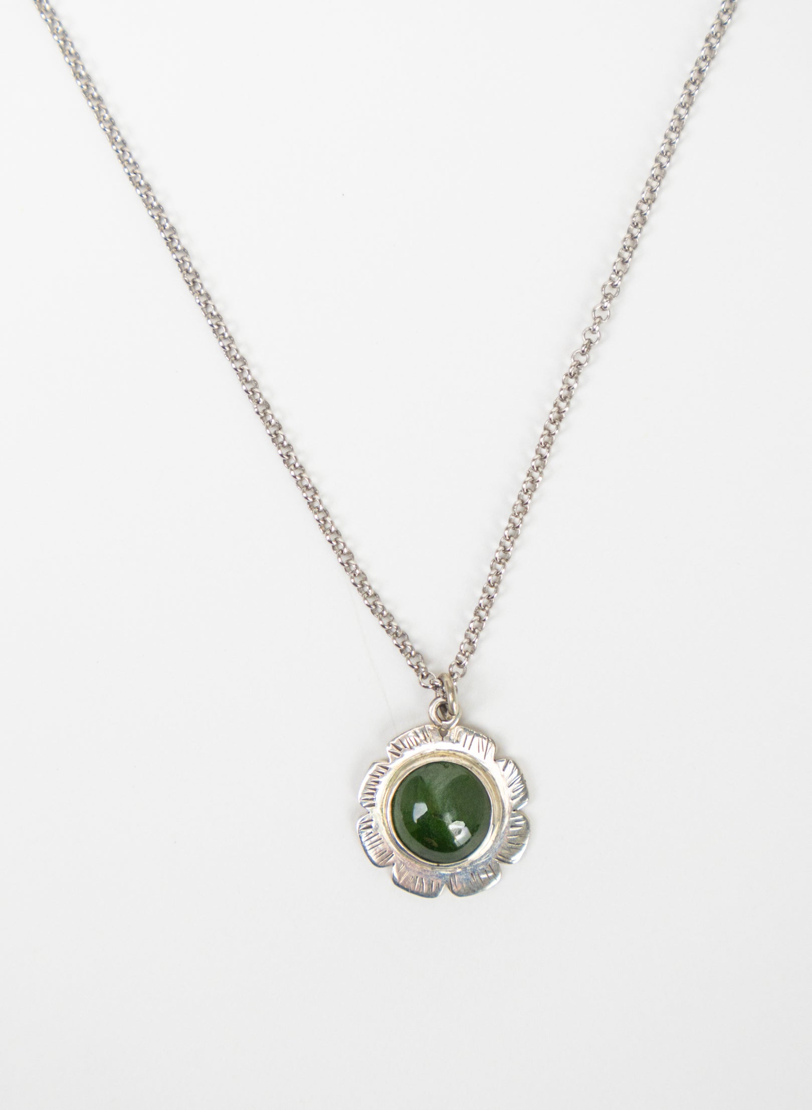 Pounamu Pendant with Silver Fastening and Chain