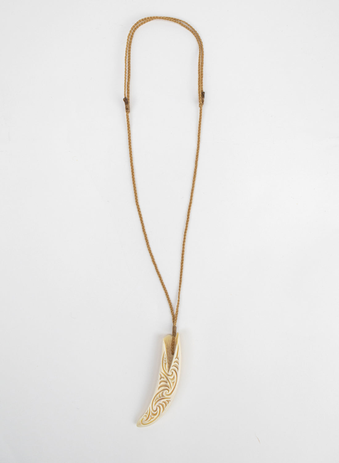 Carved Whaletooth Rei Puta Necklace