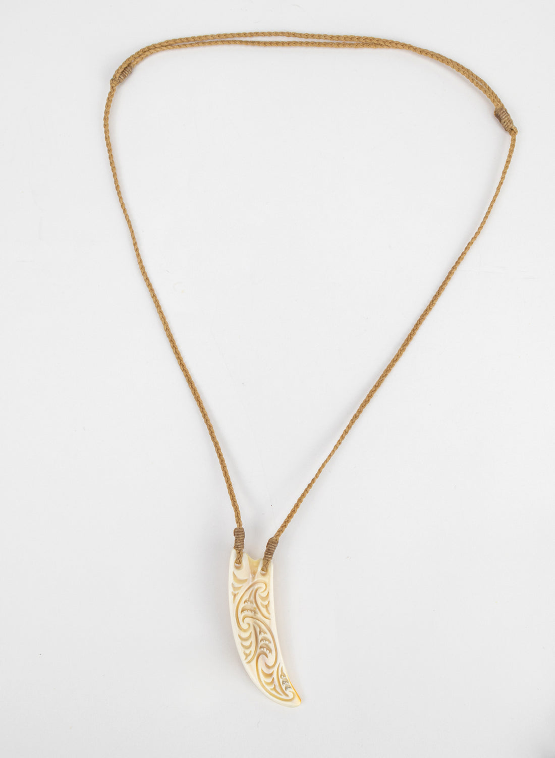 Carved Whaletooth Rei Puta Necklace