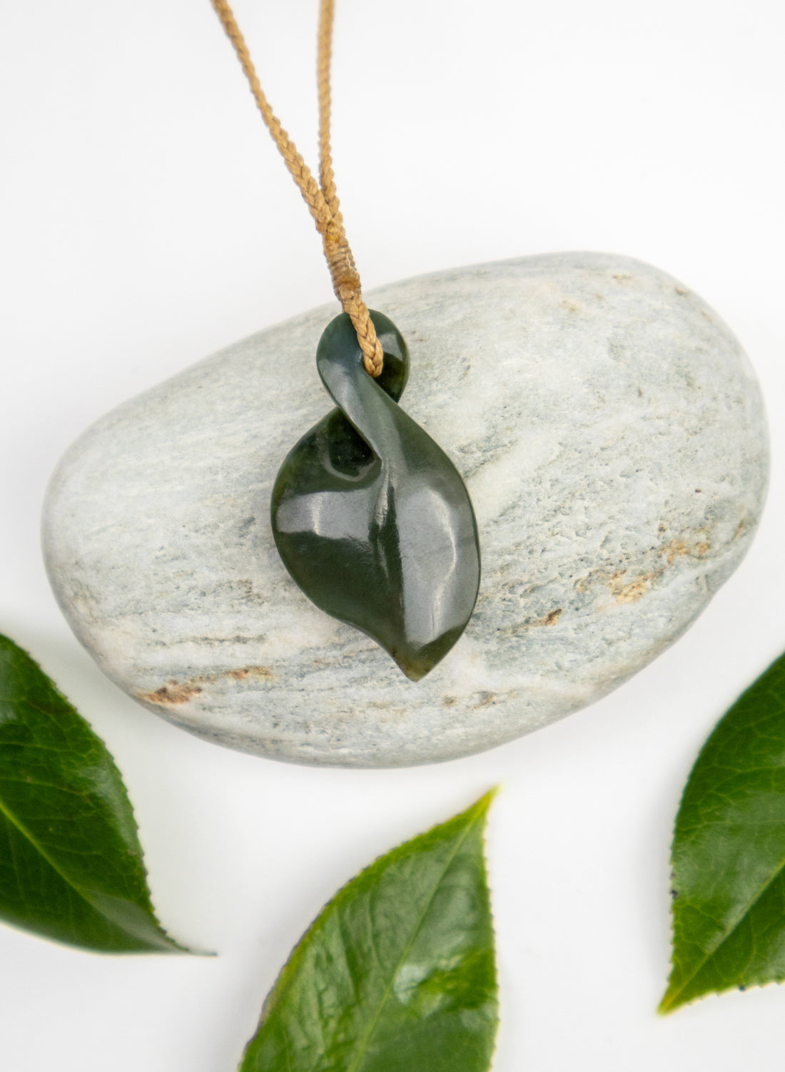 Bound Pounamu Pikorua