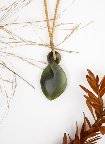 Bound Pounamu Pikorua