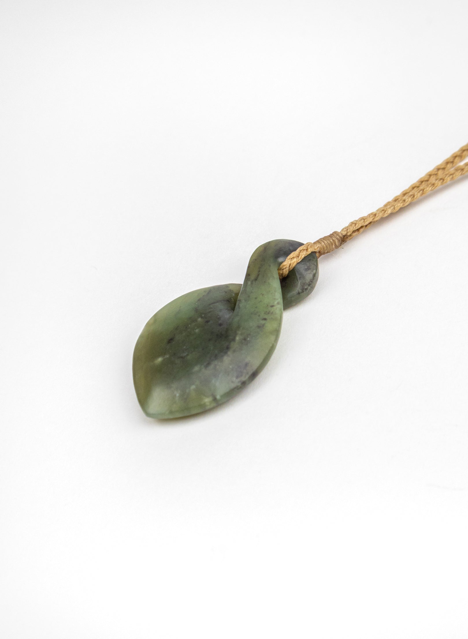 Bound Pounamu Pikorua