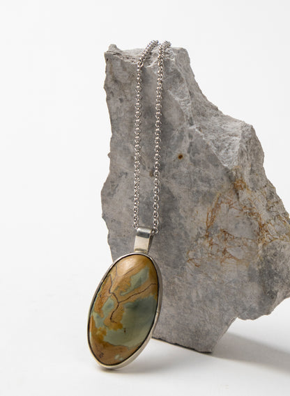 Hei Kaki Silver and Pounamu Pendant