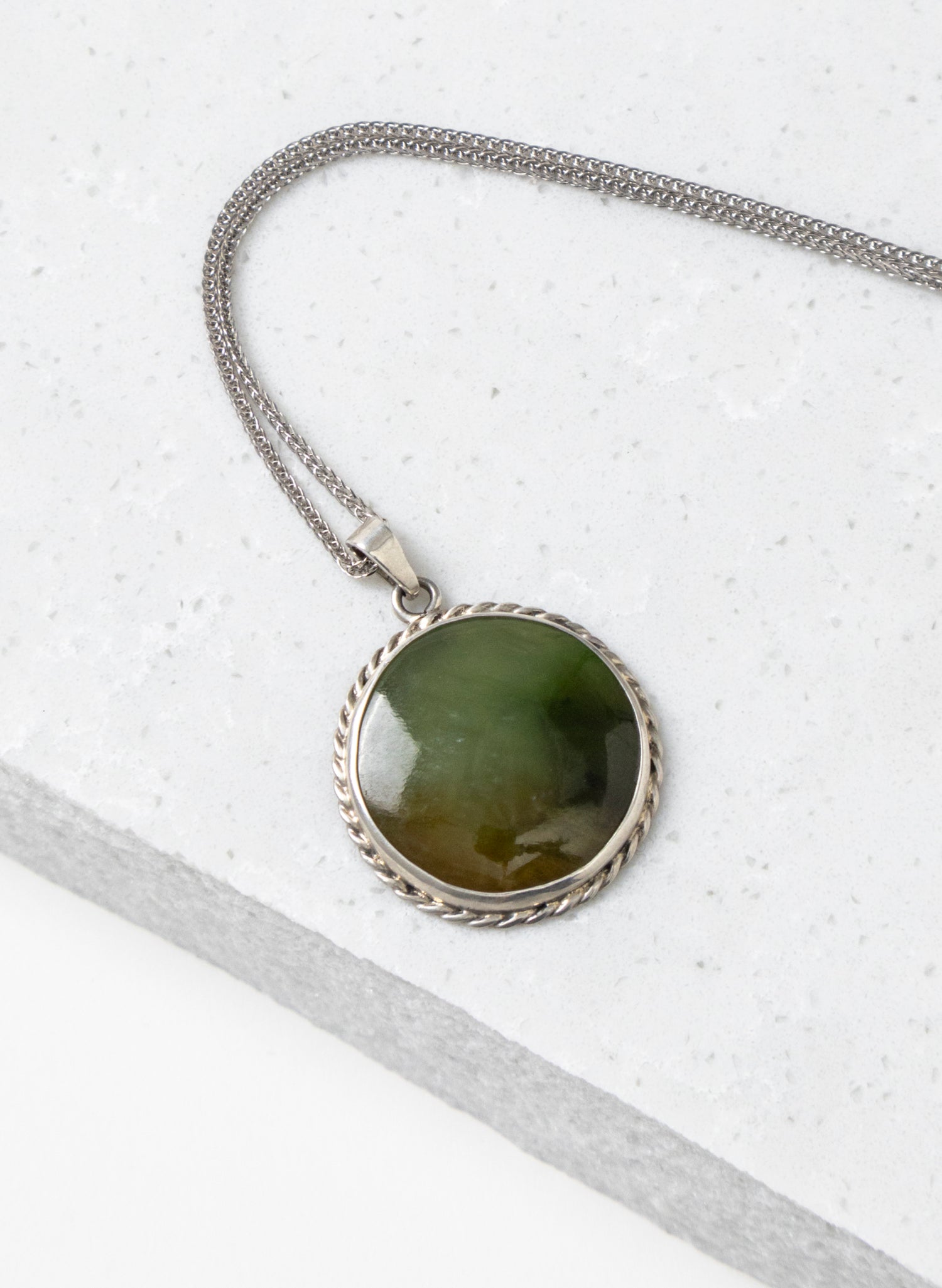 Hei Kaki Silver Pounamu