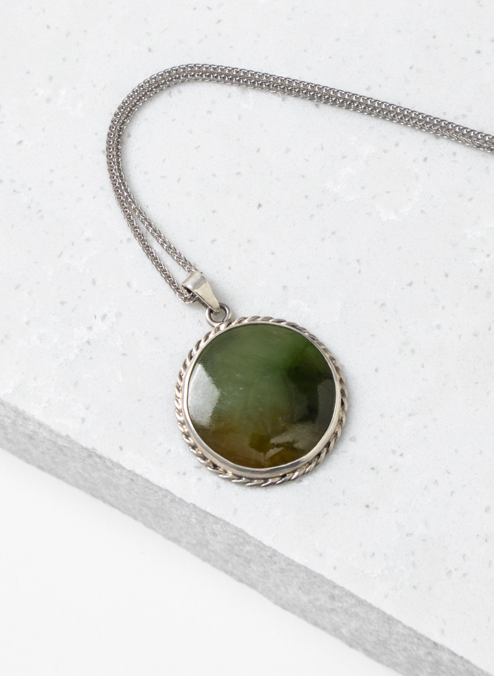 Hei Kaki Silver Pounamu