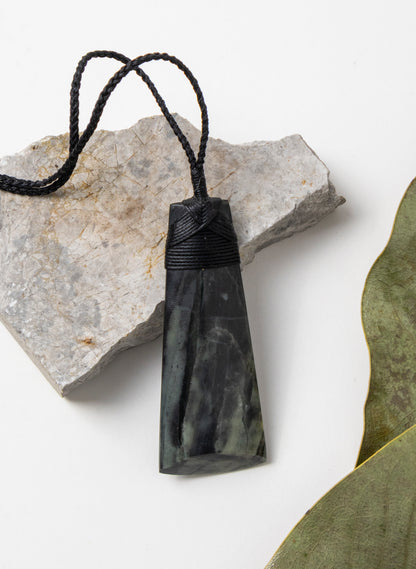 Hei Toki Pounamu Pendant