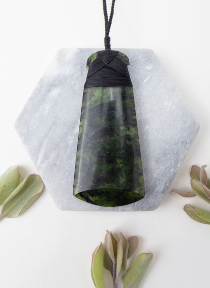Bound Pounamu Hei Toki