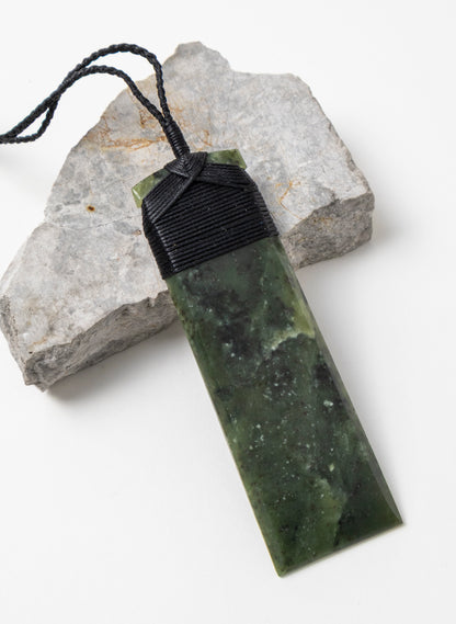 Bound Pounamu Hei Toki