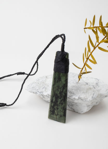 Bound Pounamu Hei Toki
