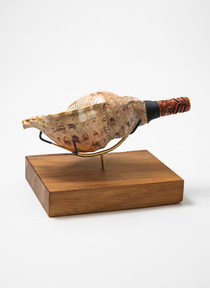 Pūtātara on Stand