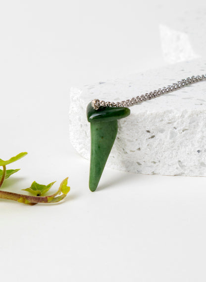 Silver Niho Pounamu Pendant