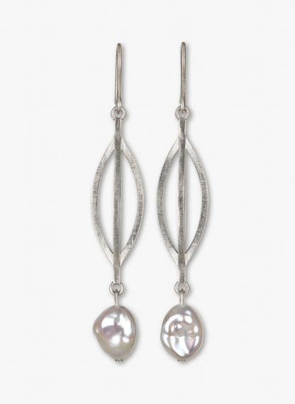 Framework - Earrings with Keshi Pearl