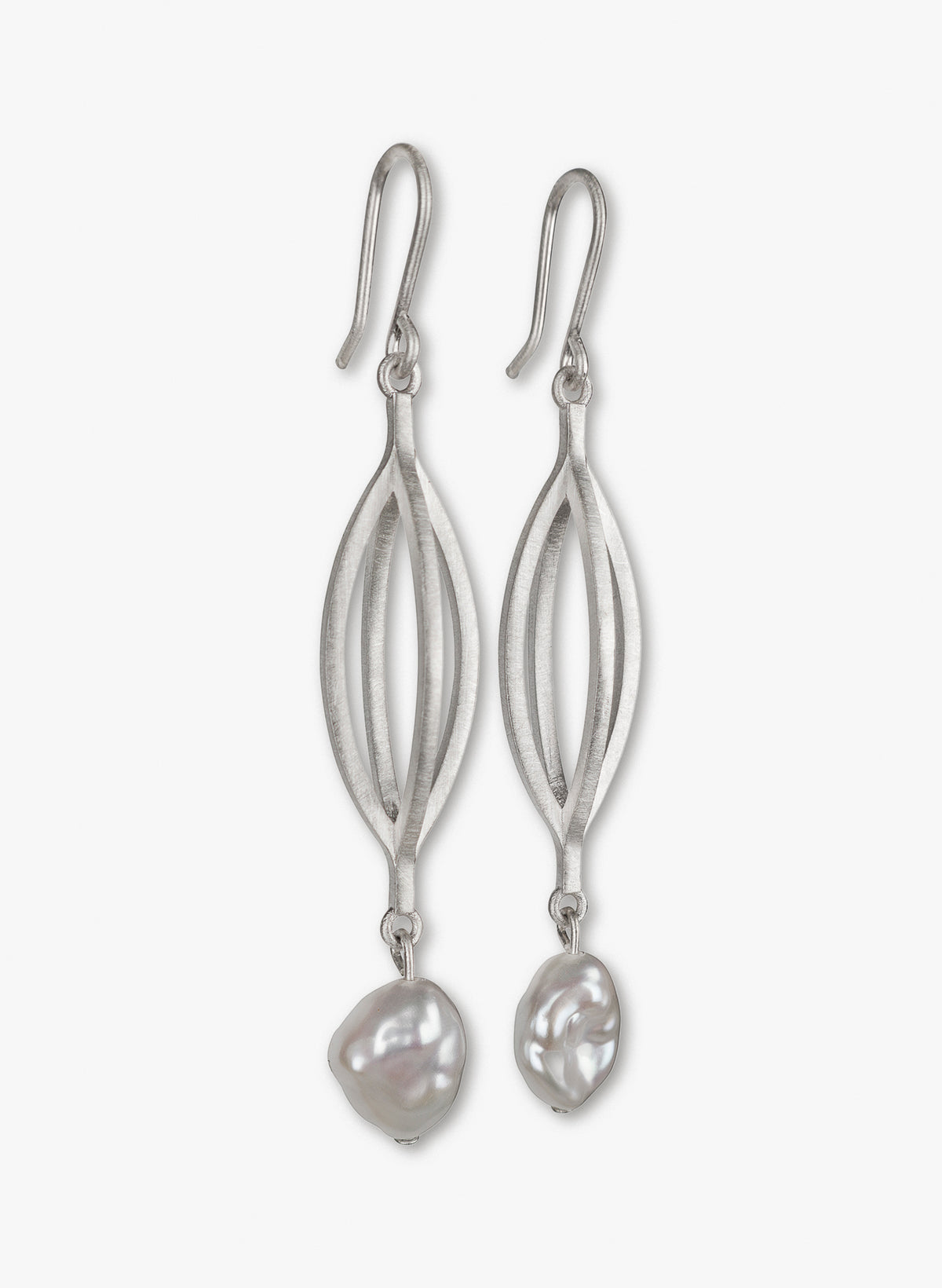 Framework - Earrings with Keshi Pearl