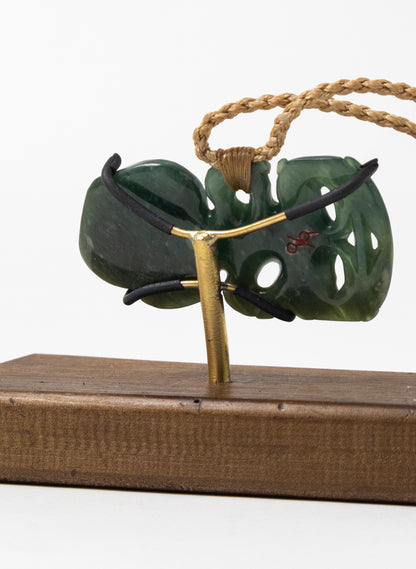 Hiwa-i-te-rangi Hei Tiki on Stand