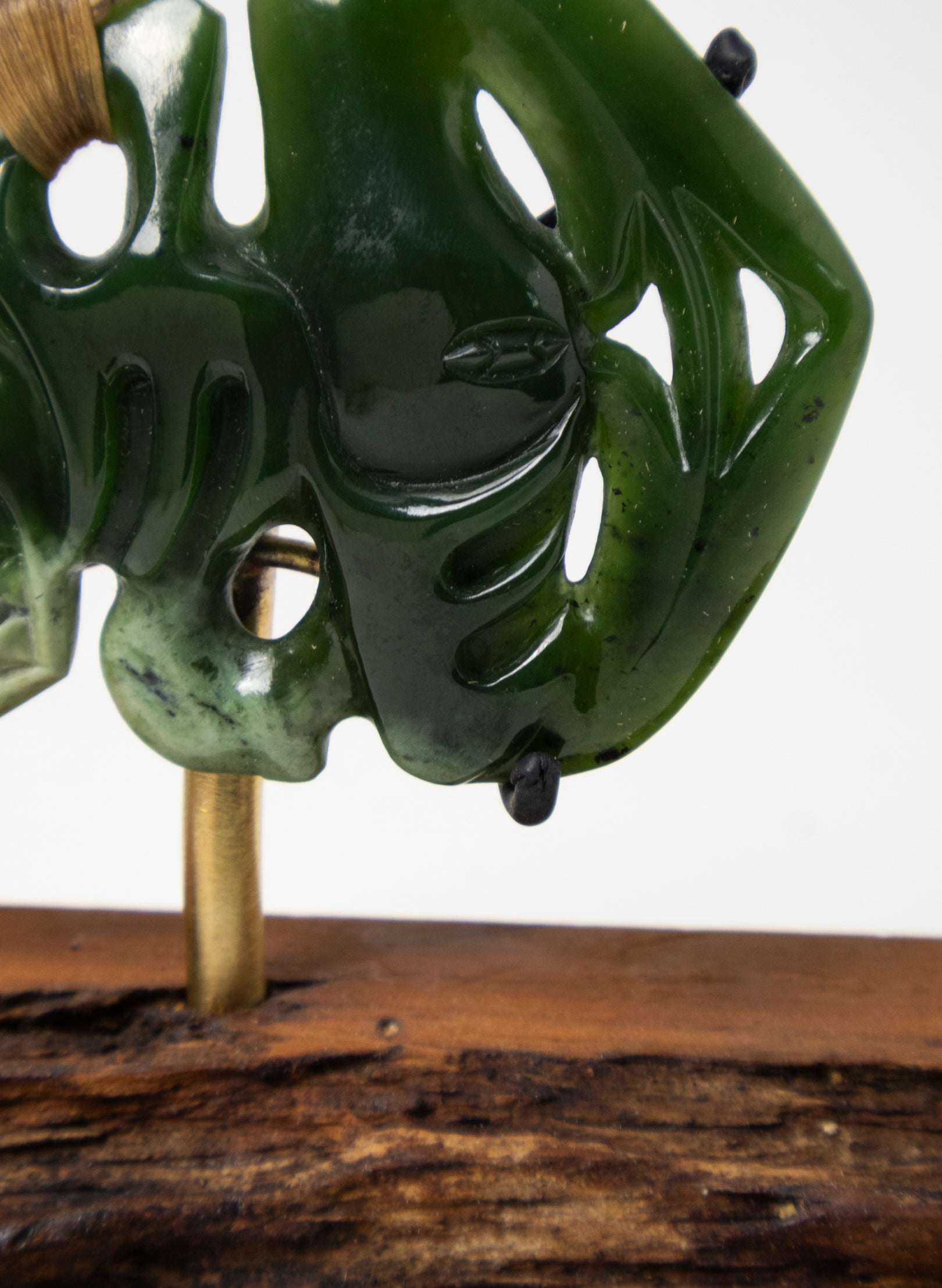 Ururangi Hei Tiki on Stand