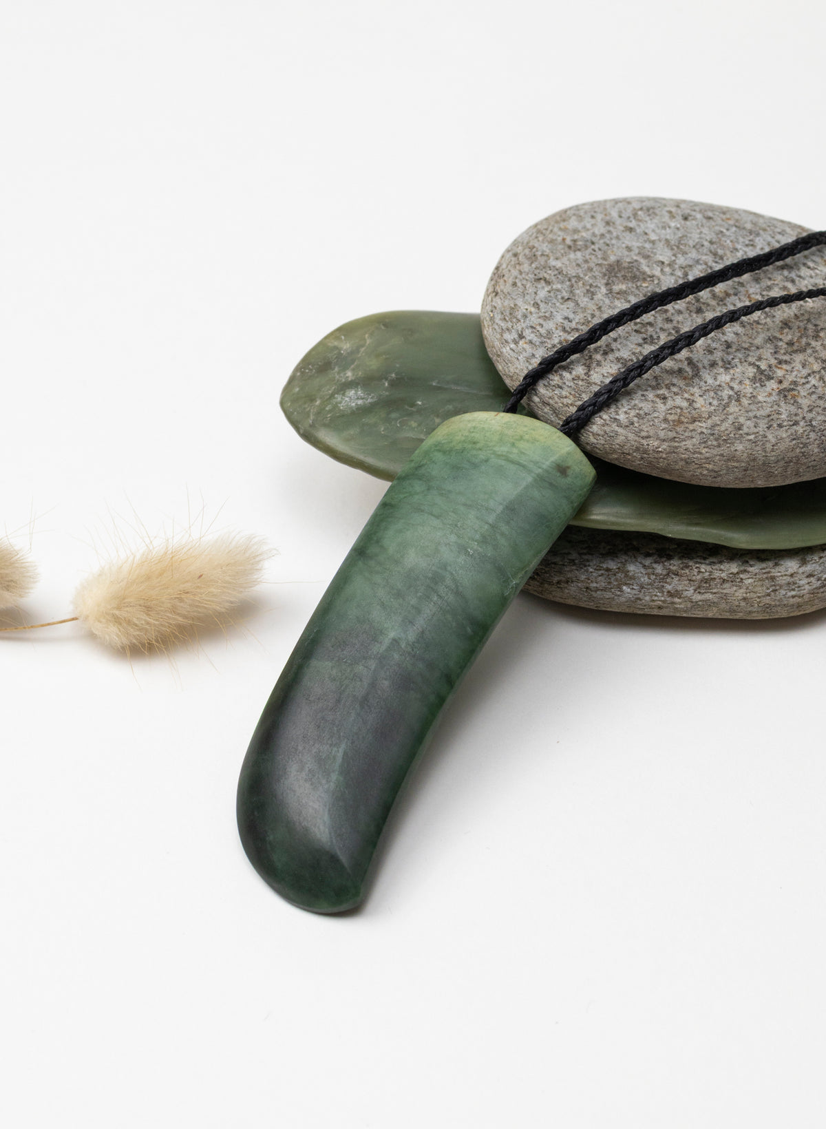 Niho Pounamu Pendant