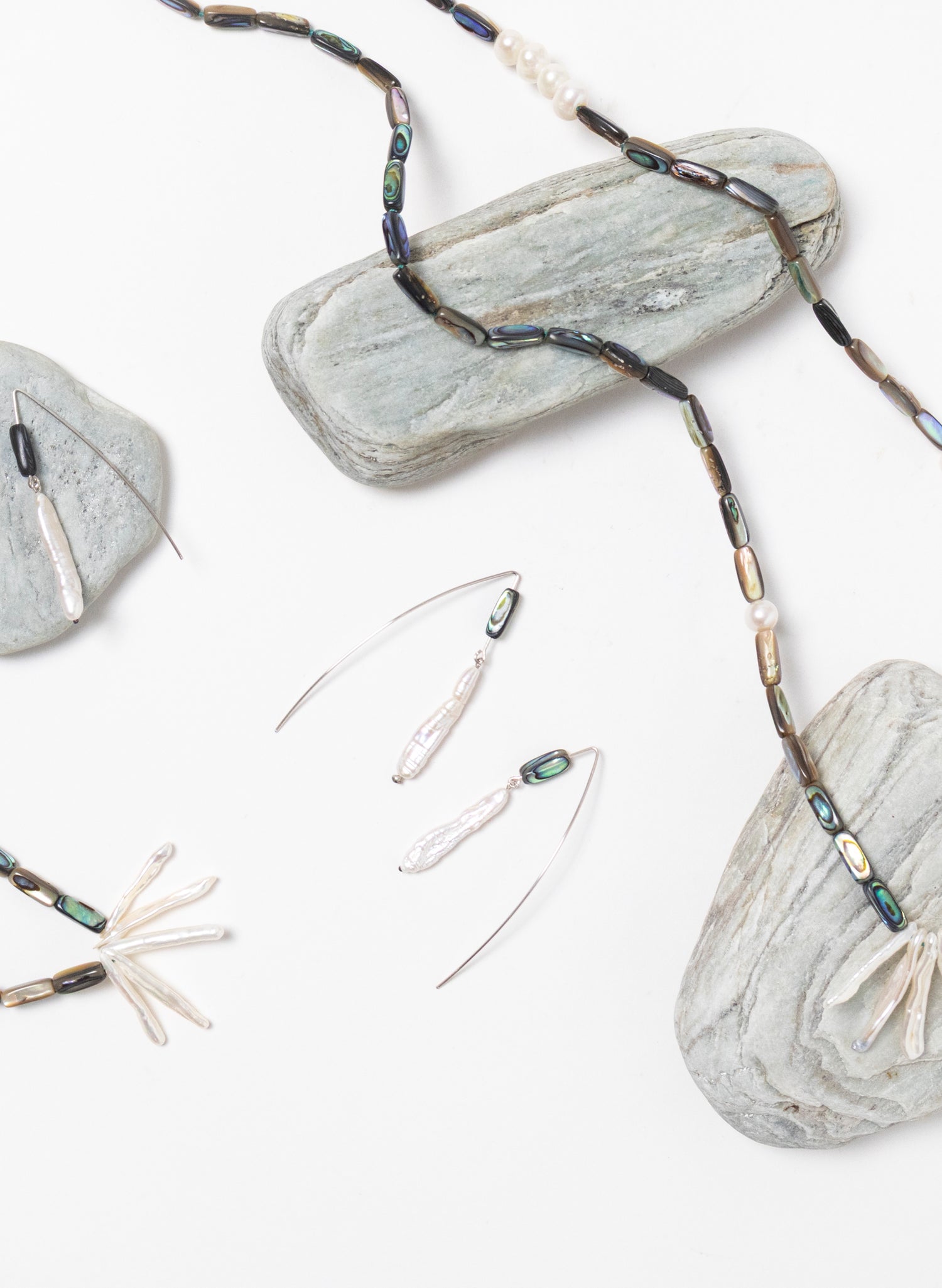 Wai Earrings 