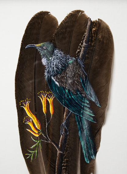 Tūī on Harakeke
