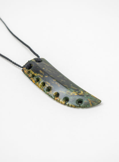 Notched Niho Pounamu