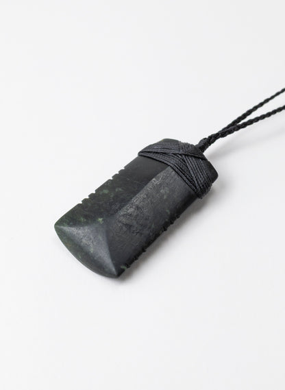 Notched Cross Bound Pounamu Toki