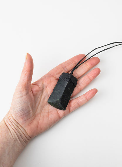 Notched Cross Bound Pounamu Toki