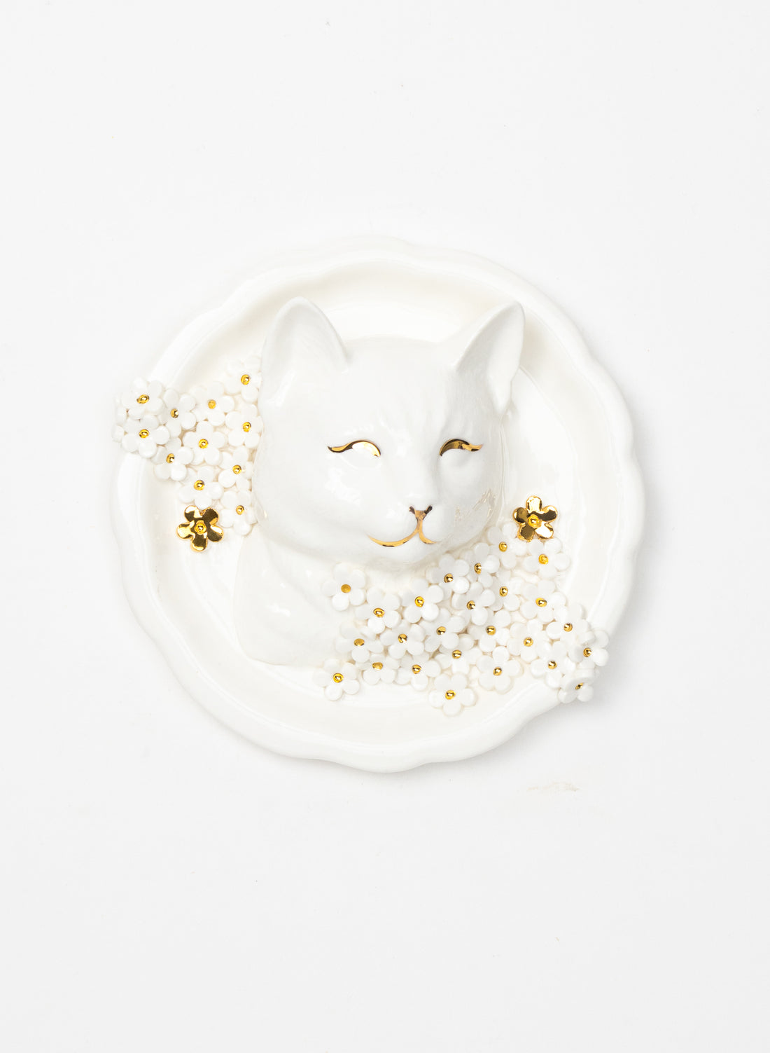 Small Round Cat Wall Plate with White and Gold Flowers