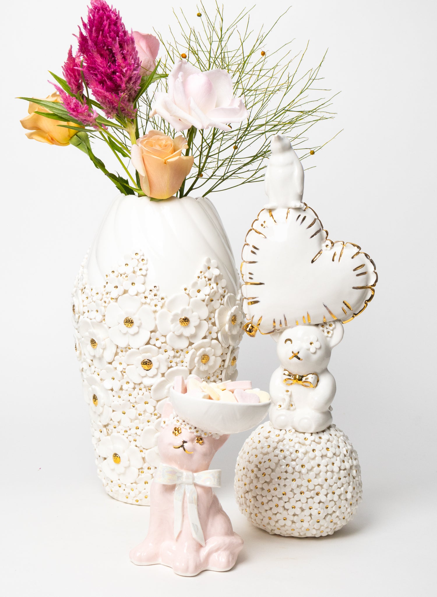 XXL Twist Vase with White and Gold Flowers