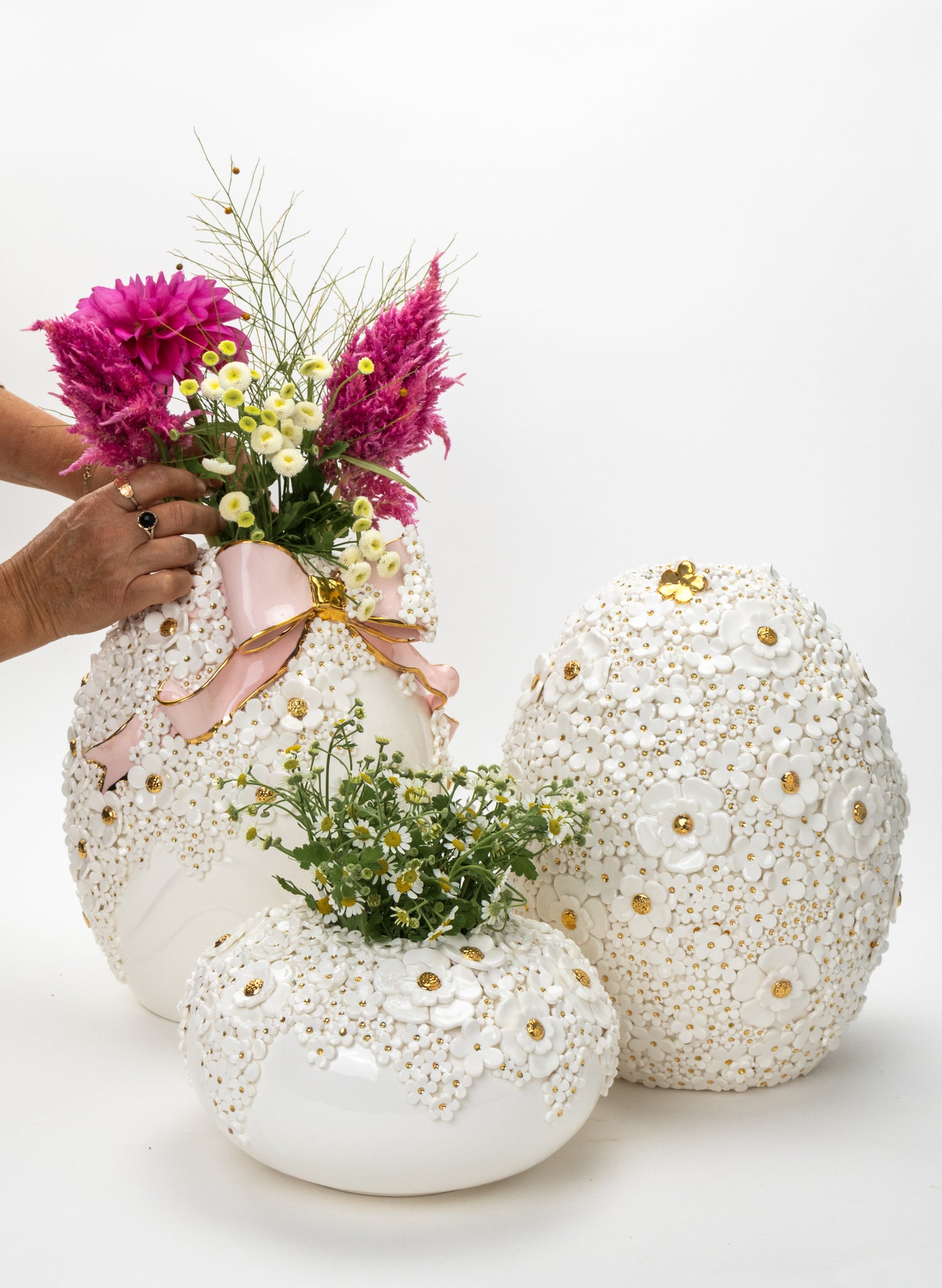 XXL Round Deco Vase with White and Golden Flowers