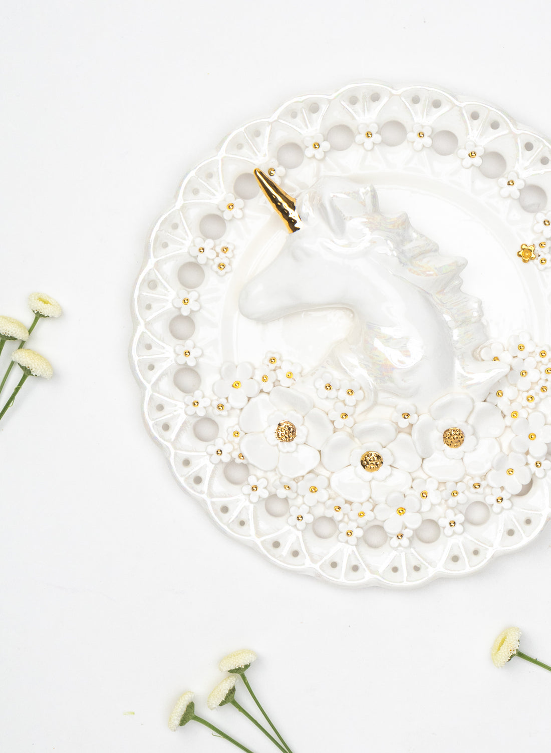 Large Round Unicorn Wall Plate with White and Gold Flowers